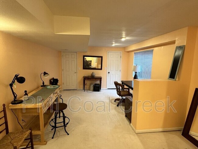Building Photo - 761 Owl Ct