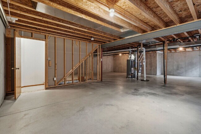 Building Photo - Great Ranch in the heart of Loveland!