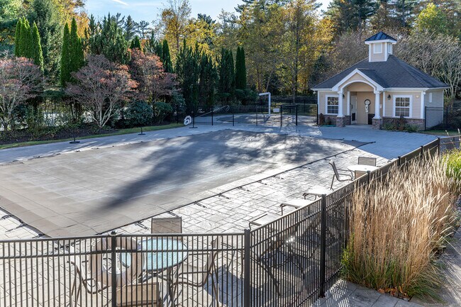 Building Photo - 175 Ridgewood Dr