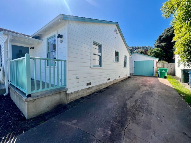 Building Photo - Charming Furnished Home in PG available NOW!