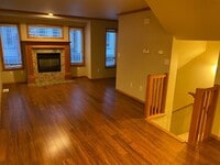 Building Photo - Appealing 3 bed / 1.5 bath townhouse in Greenwood/N Seattle