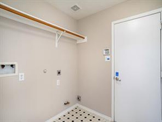 Building Photo - 12115 Country Orchard Ln