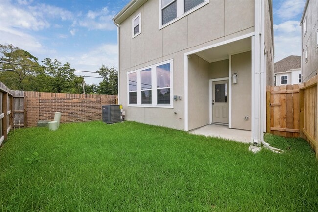 Building Photo - 5617 Iris Harvest Dr
