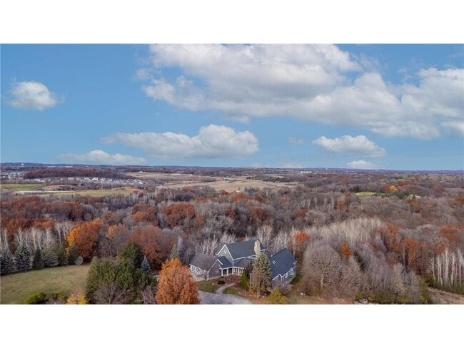 Building Photo - 1560 Bluff Creek Dr