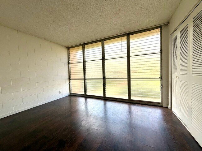 Building Photo - Mililani - 2 Bed, 1 Bath Condo w/ 2 Parking, Pets OK!