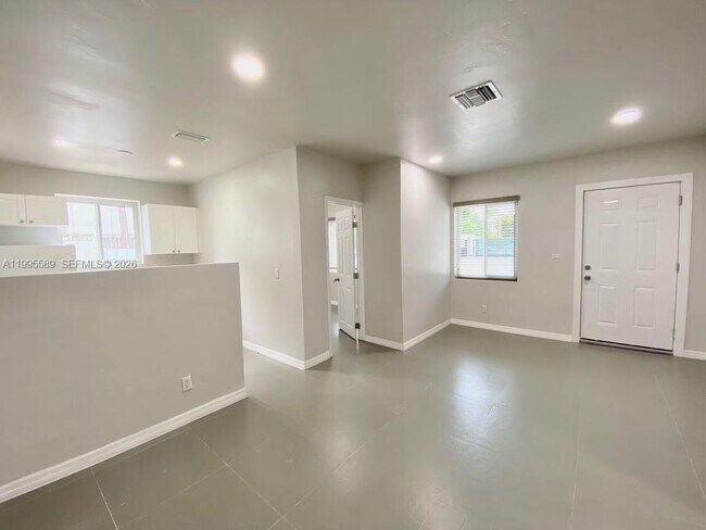 Building Photo - 60 NE 78th St