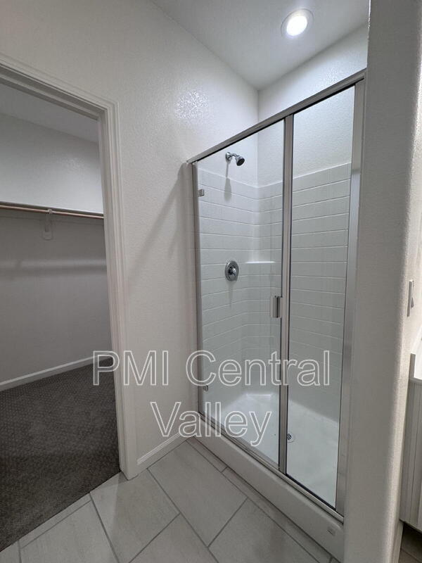 Building Photo - 4612 Irma Dr