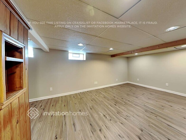 Building Photo - 5757 26th Ave S