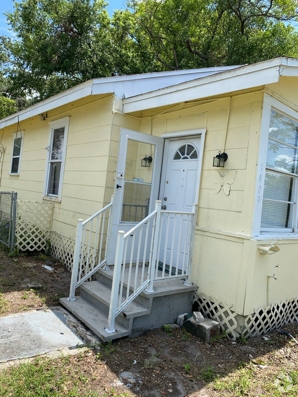 Building Photo - 1409 S Westmoreland Dr