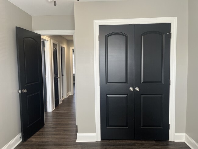 Building Photo - 77 Emanuel Ct