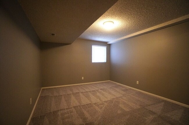 Building Photo - 282 Cobblestone Dr
