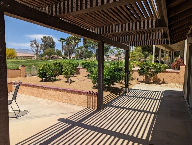 Building Photo - Resort Living in Desert Hot Springs