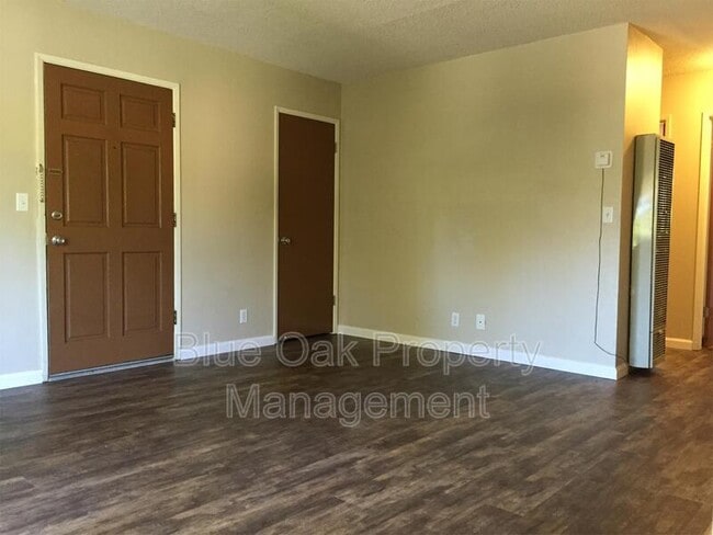 Building Photo - 346 Hickory St