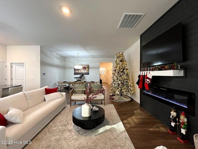 Building Photo - 742 Carnegie court