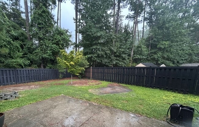 Building Photo - Huge 4BR home in beautiful neighborhood Wellborn Village in Ladson!