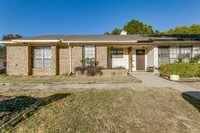 Building Photo - 3009 Hilltop Dr