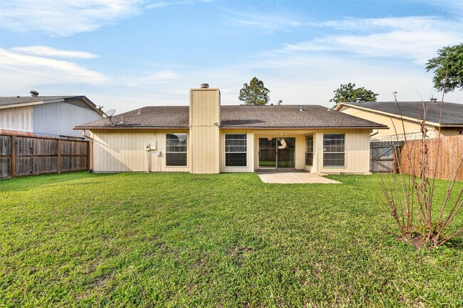 Building Photo - 12047 Plumpoint Dr