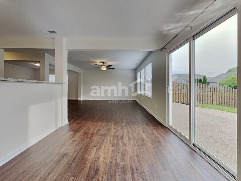 Building Photo - 15511 Sandlands Cir