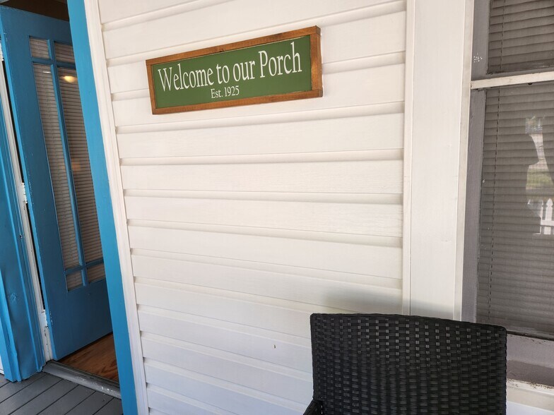 Building Photo - 15 Grant St