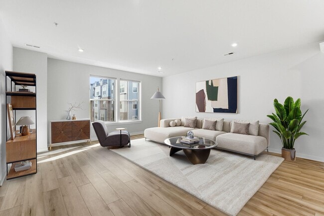 Building Photo - 2136 Glacier Rd