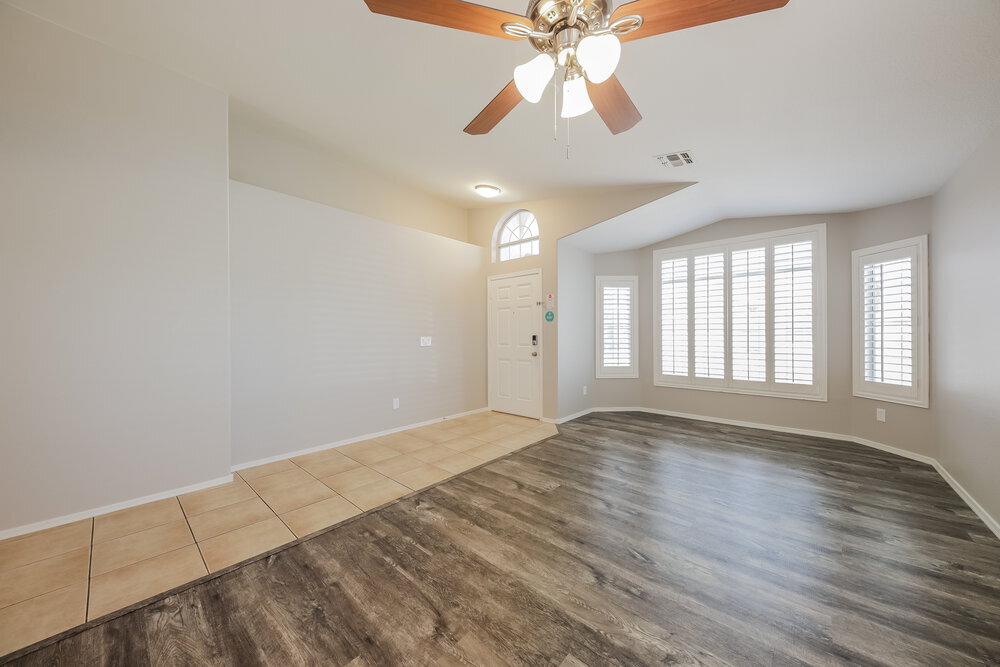 Building Photo - 11517 W Bobcat Ct