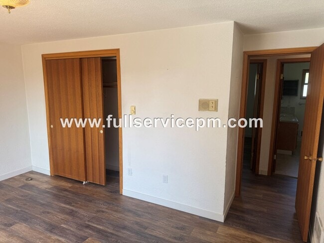 Building Photo - Charming house in downtown Snohomish