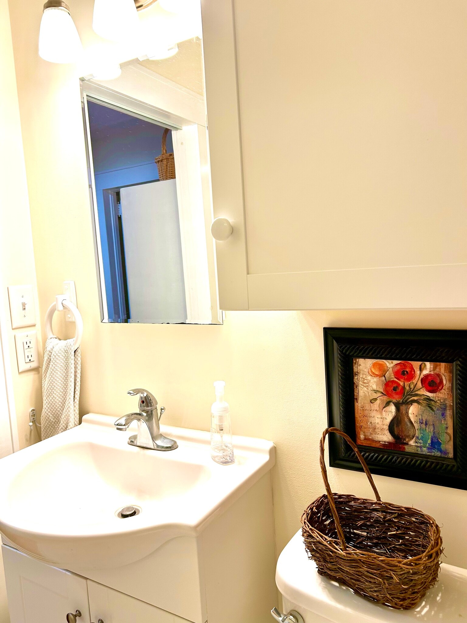 Bright bathroom - 345 E 13th St