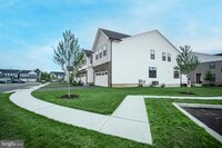 Building Photo - 240 Lilac St