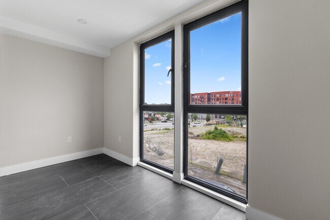 Building Photo - 153 Green St
