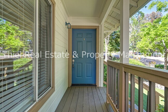 Building Photo - 2277 Knollwood Dr