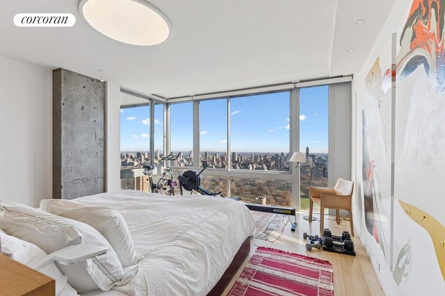 Building Photo - 101 W 67th St