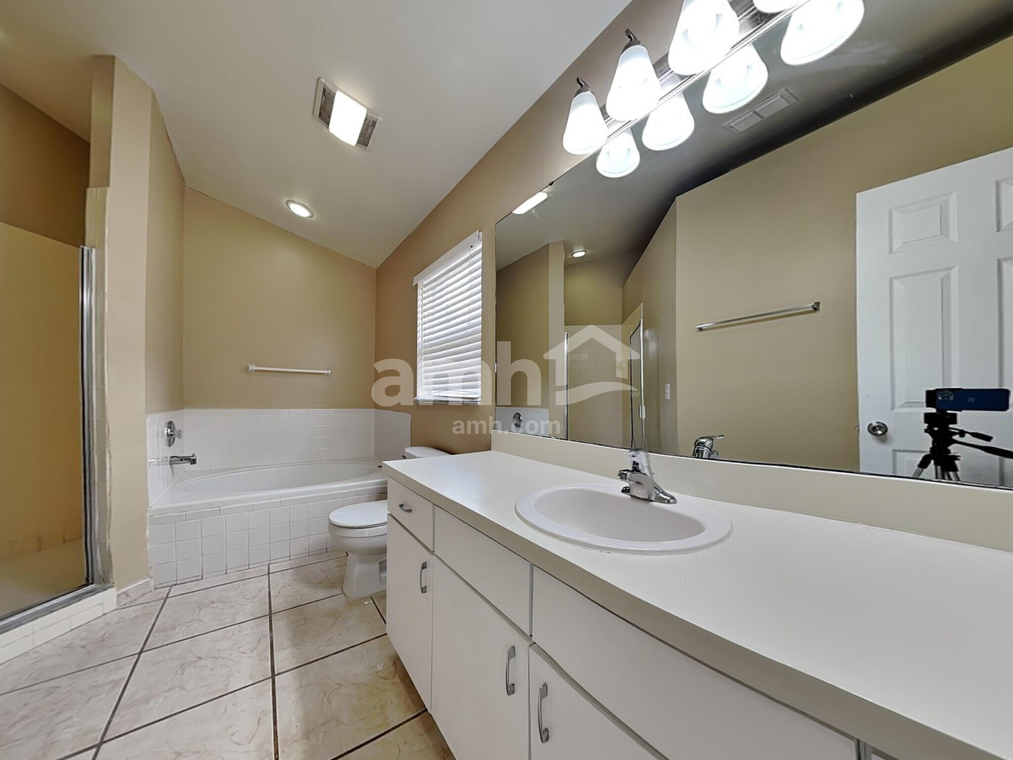 Building Photo - 4232 Pacifica Dr