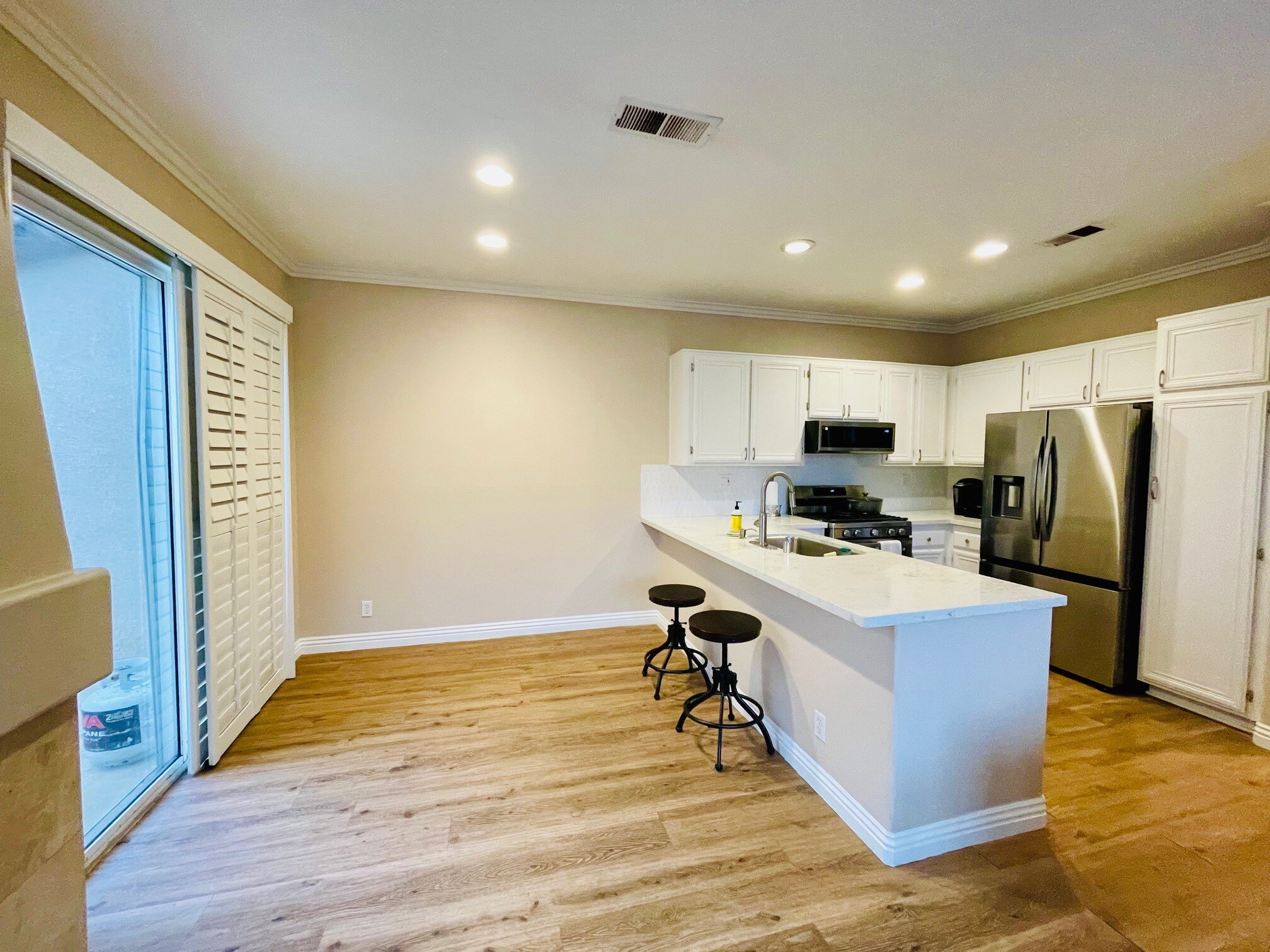 Building Photo - 40 Mesquite