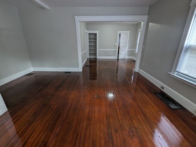 Building Photo - 331 Ellsworth Ave