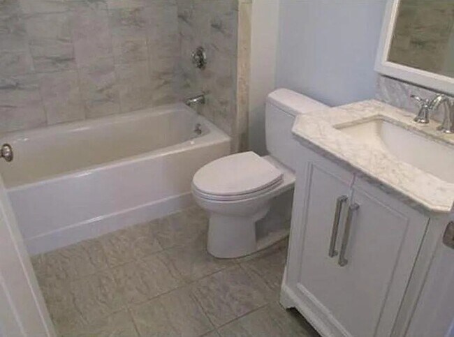 Building Photo - 262 Brown St