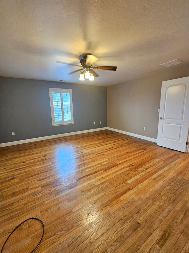 Building Photo - Ready now this 4 Bedroom Home with 3 Car G...