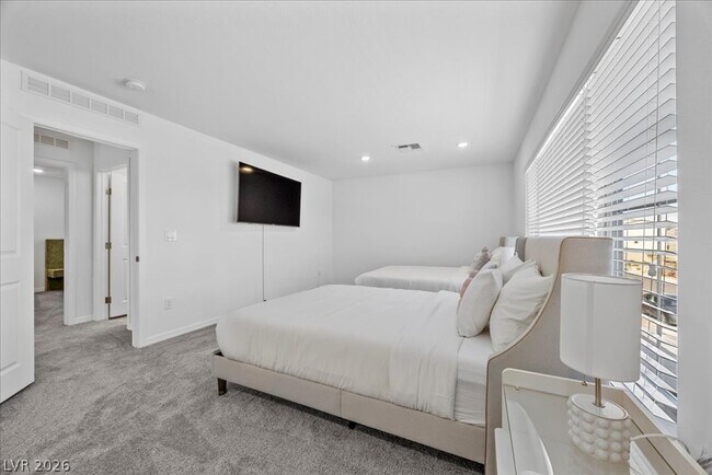 Building Photo - 7411 Legacy Pt St