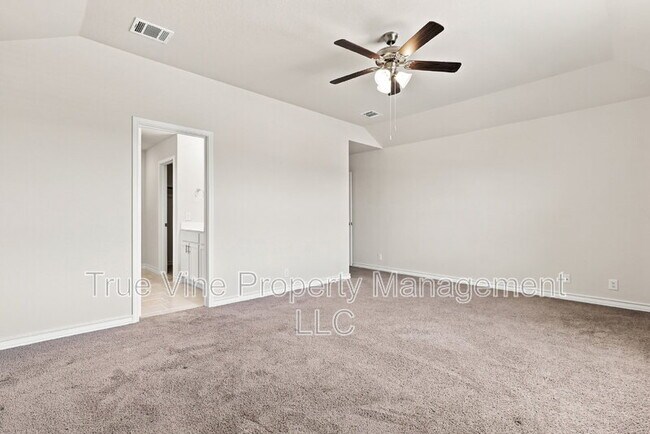 Building Photo - 913 Rolling River