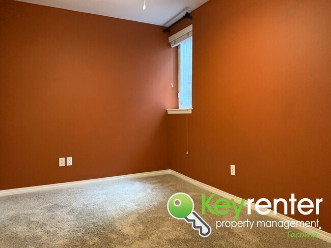 Building Photo - Luxury View Home in Gas Lamp Terrace, near...