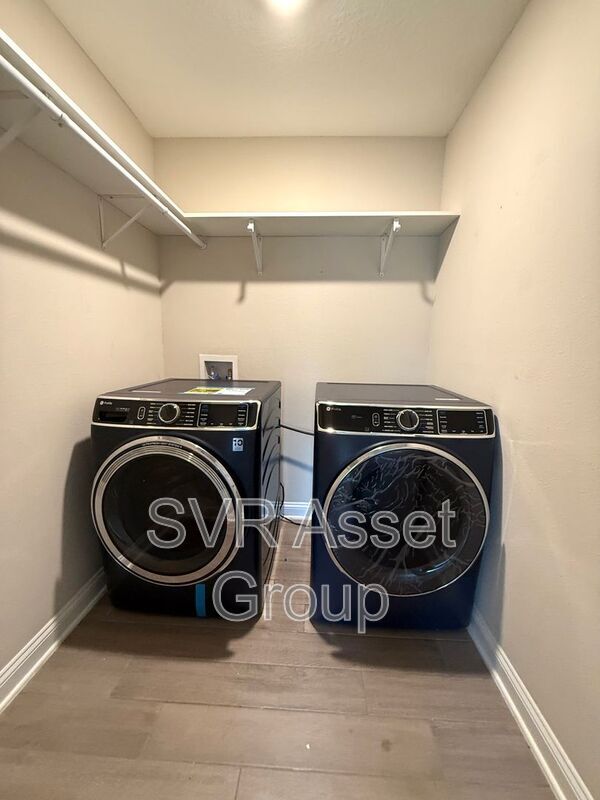 Building Photo - 152 Creekmore Dr