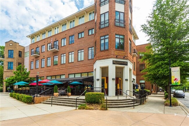 Building Photo - 1350 Fernwood Cir NE
