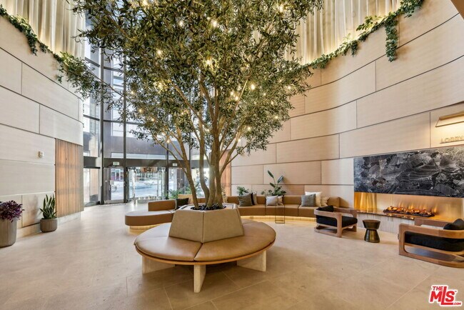 Building Photo - 1100 Wilshire Blvd