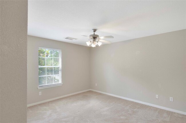 Building Photo - 6 Colewood Ct
