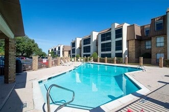 Building Photo - 11460 Audelia Rd