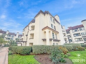 Building Photo - Beautiful 1B/1.5BA Upgraded Condo w/ Washer/Dryer and Private Patio!