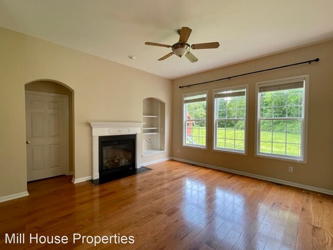 Building Photo - 4 br, 2.5 bath House - 118 N Fields Circle