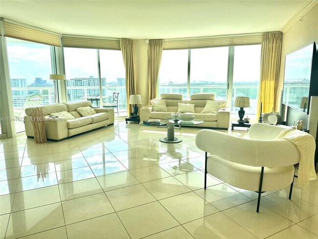 Building Photo - 16500 Collins Ave