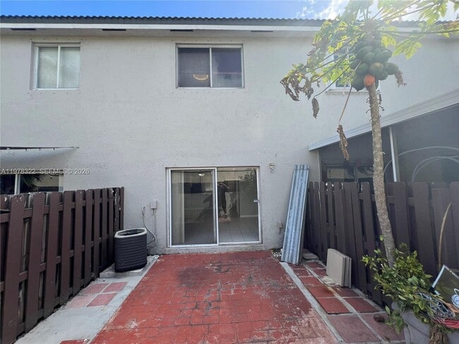 Building Photo - 110 SW 109th Ave