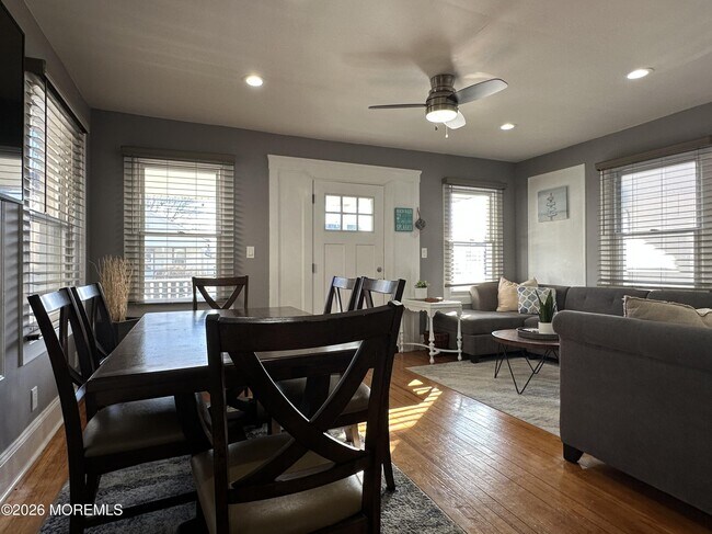 Building Photo - 208 15th Ave