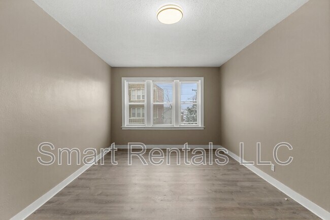 Building Photo - 4205 Ellenwood Ave